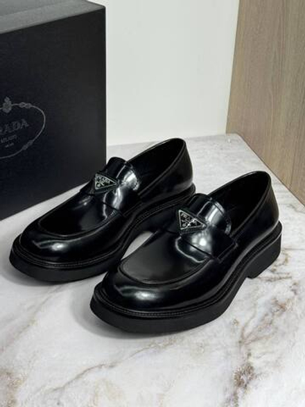 Лоферы Prada