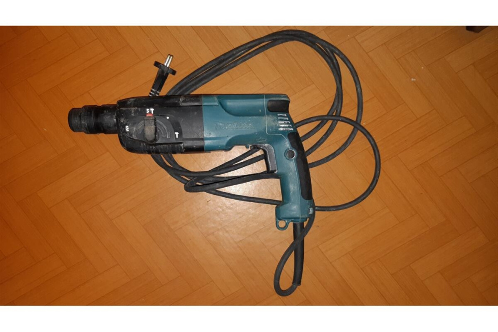 Перфоратор,SDS+,780Вт,3реж,2.7Дж,0-4500у\м,2.6кг,чем,+ набор буров D-00795 Makita HR2470X15