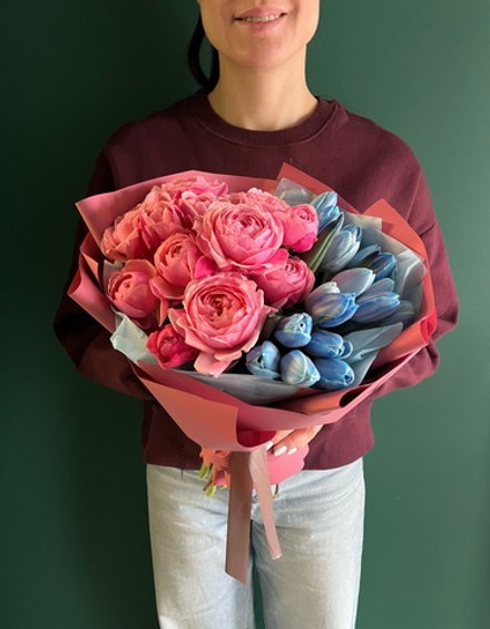 Дуэт роз и тюльпанов