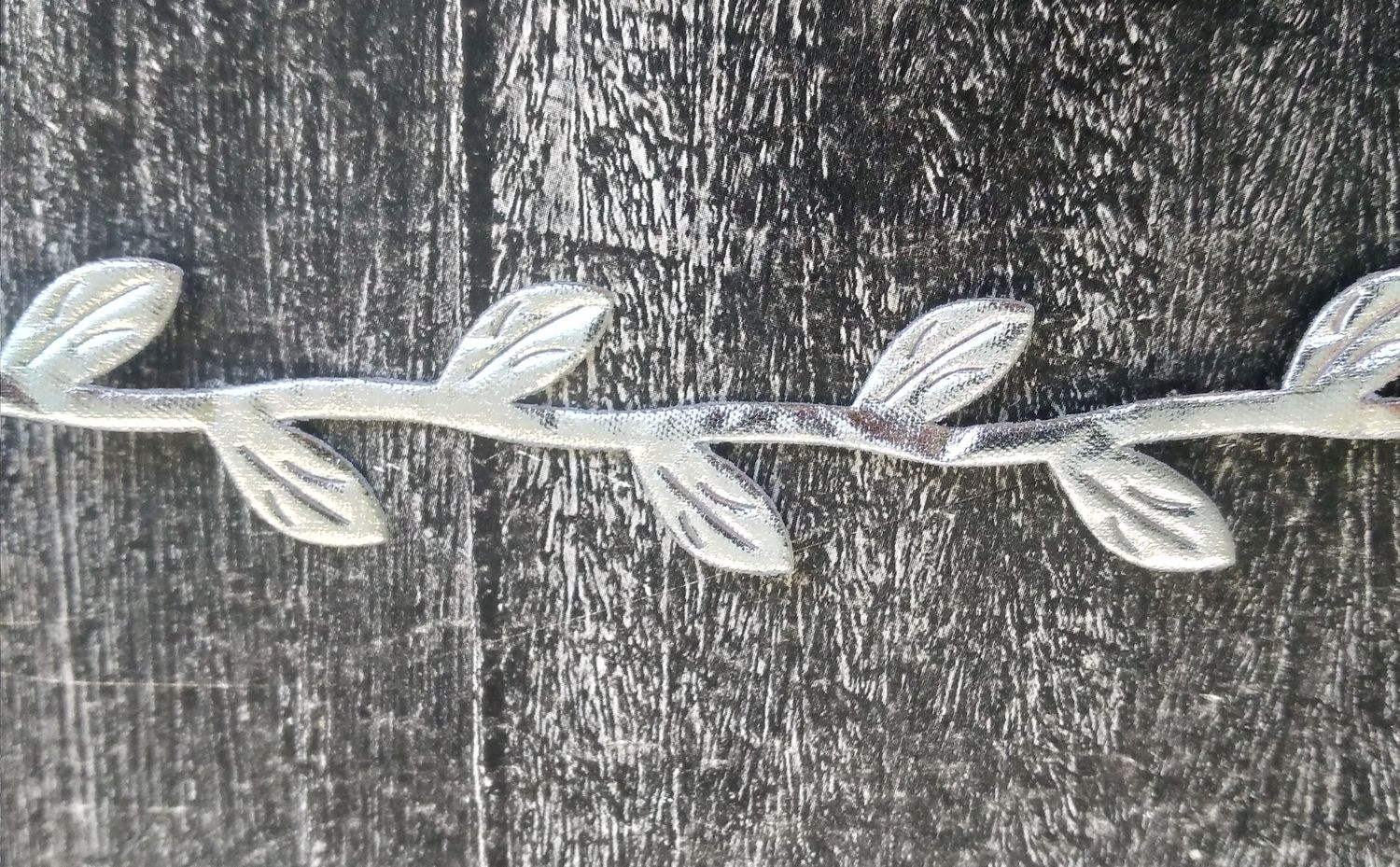 лента из серебряных листьев (1м)