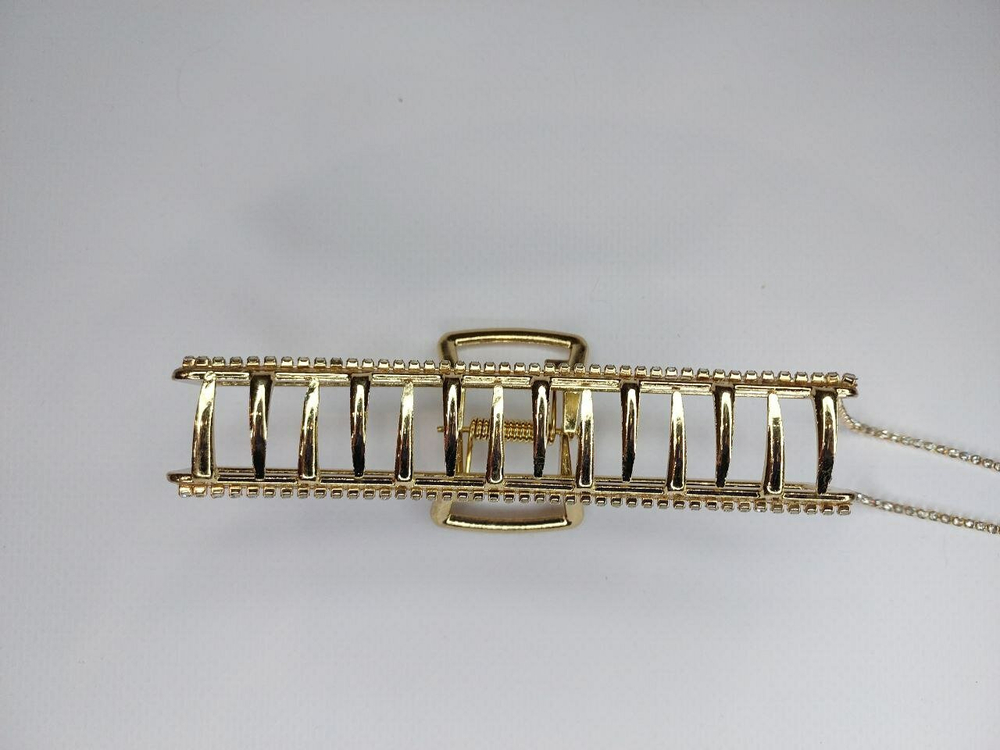 Заколка. Краб для волос со стразами и подвесками. Прямоугольная.