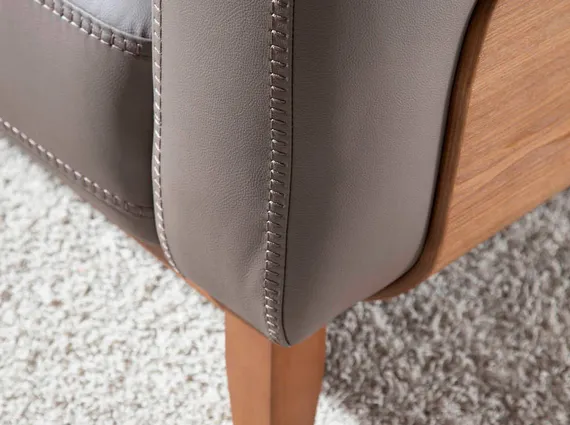 Трехместный диван Angel Cerda 5353-3P, серо-бежевая кожа