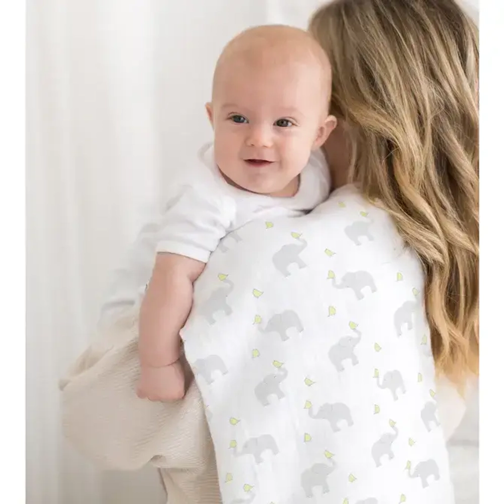 SwaddleDesigns SD-460PY Пеленка маркизет - Elephant & Chickies, Sterling + Pale Banana