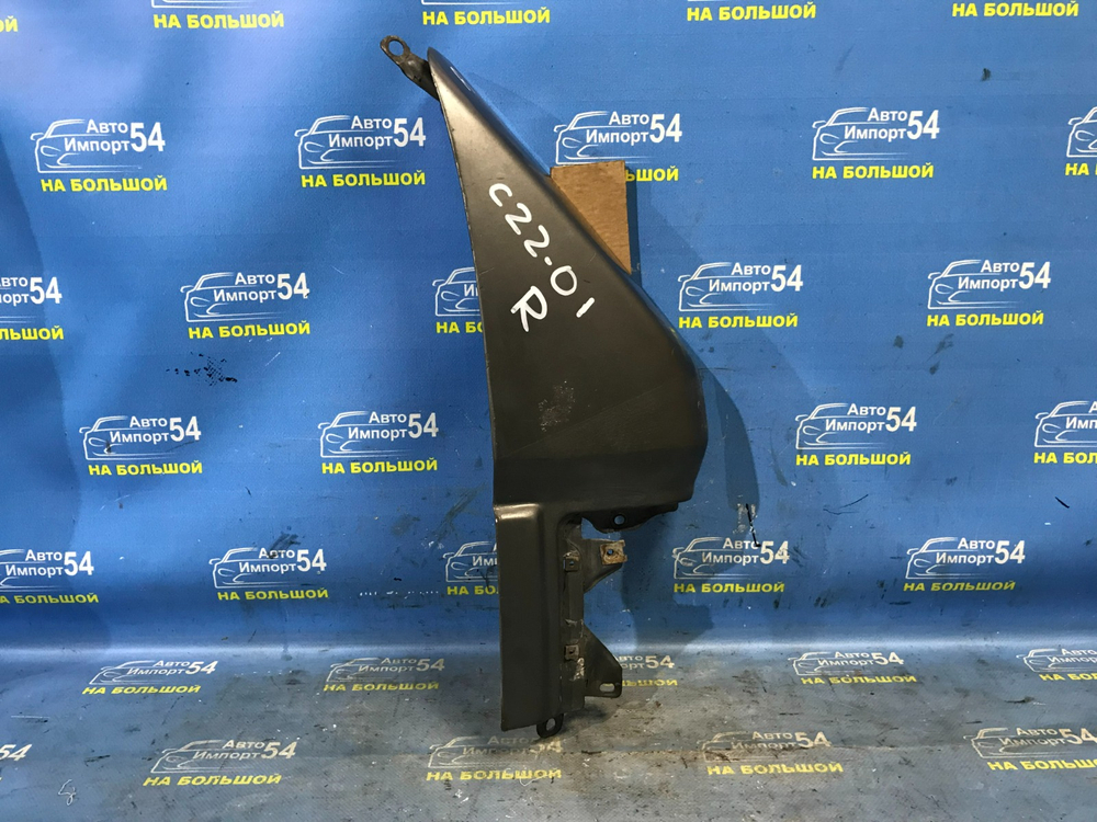 Крыло переднее правое NISSAN LARGO 1992