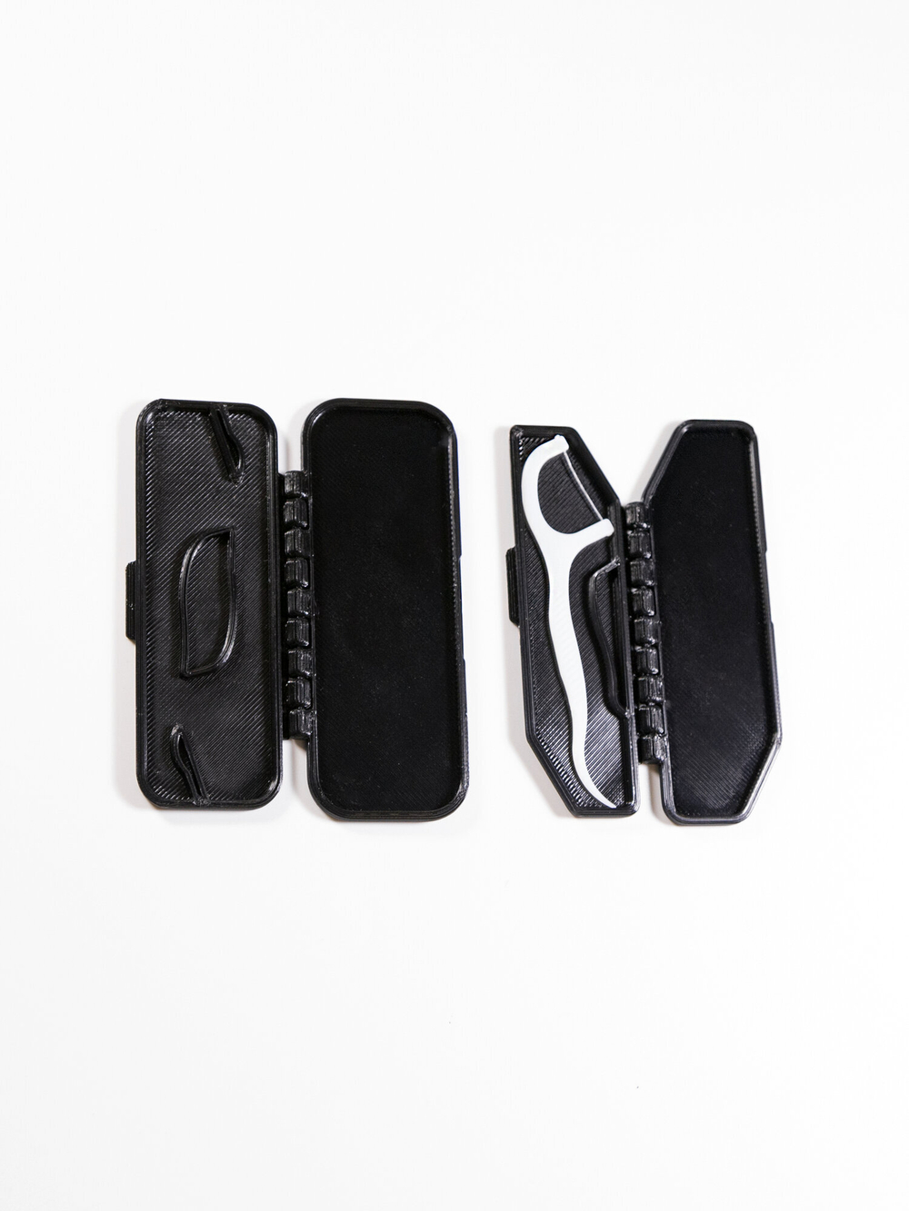 Набор стоматологических дорожных контейнеров для 1-й и 2-х зубочисток с нитью — флоссеров, чёрный