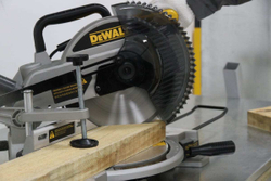 Торцовочная пила DEWALT DW714, 4600 об/мин, 13.1 кг