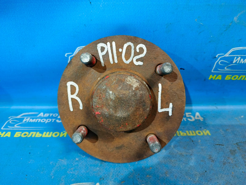 Ступица задняя левая NISSAN PRIMERA 1999