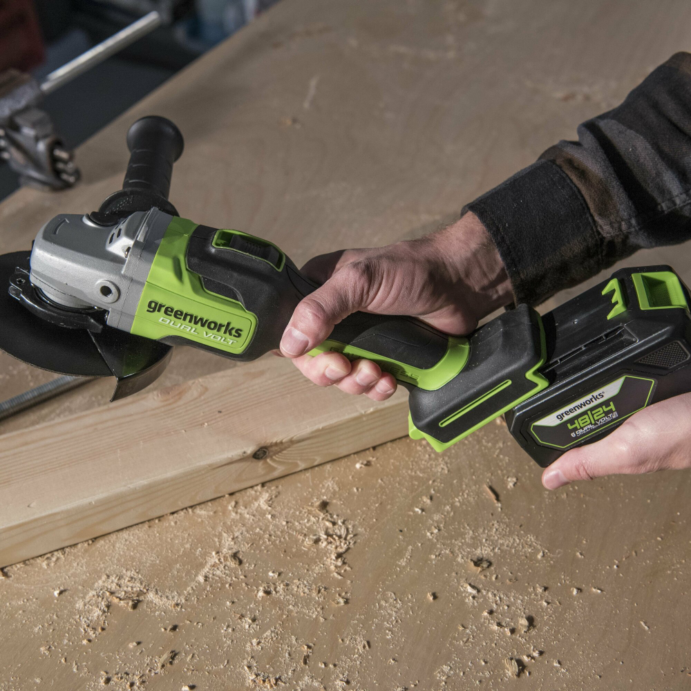 УШМ GREENWORKS GD24AGK2 в компл. с АКБ 2Ач. и ЗУ (3200207UA)