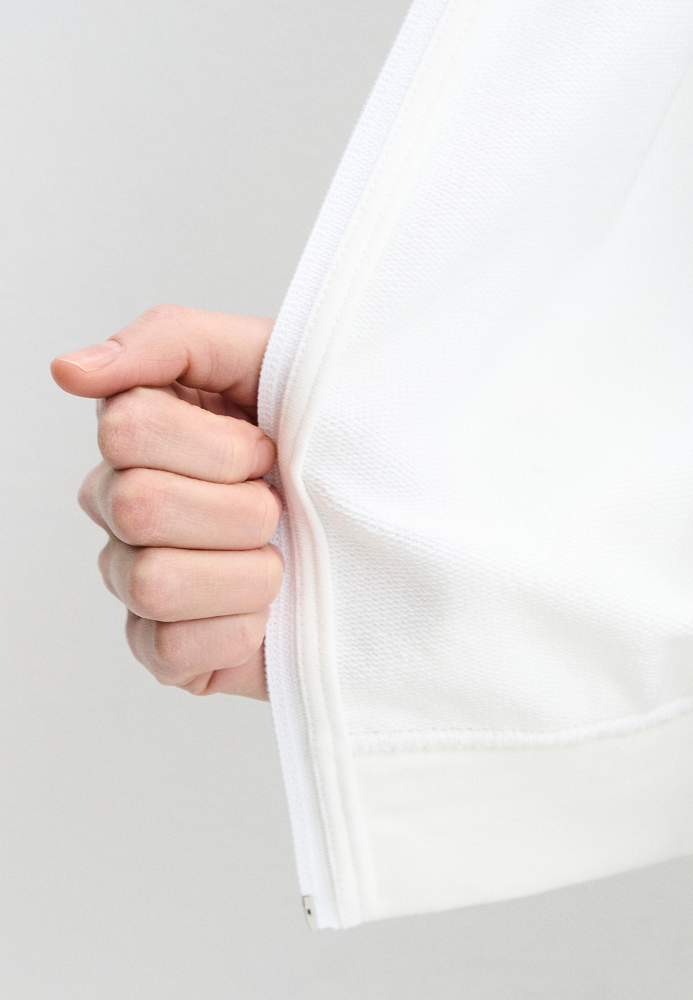 Тостовка женская PUMA ESSENTIALS GRAPHIC Bedazzled FZ Hoodie TR