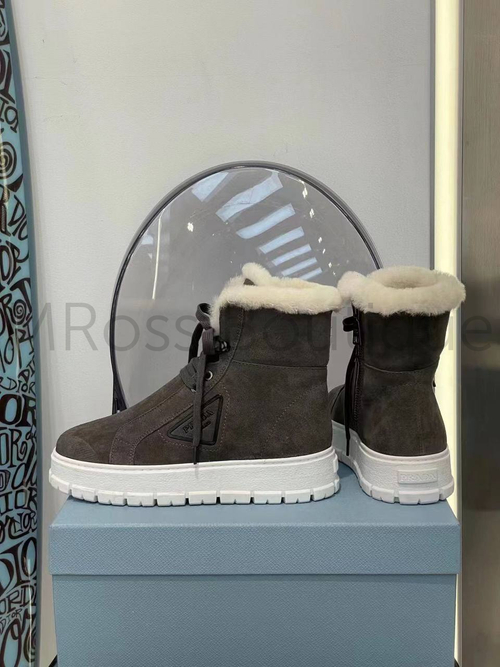 Графитовые высокие кроссовки Prada с мехом