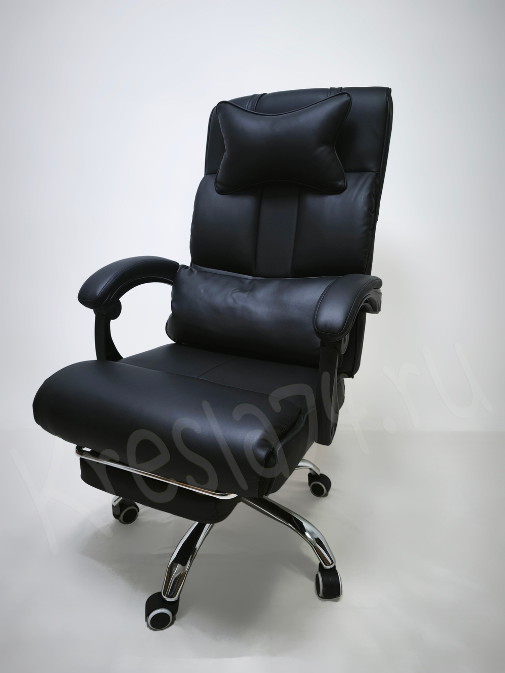 Кресло руководителя с подушкой. Черный цвет