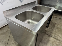 Мойка двухсекционная 1000х600х860 со шкафом купе из нержавеющей стали (основание профиль 4х4)
