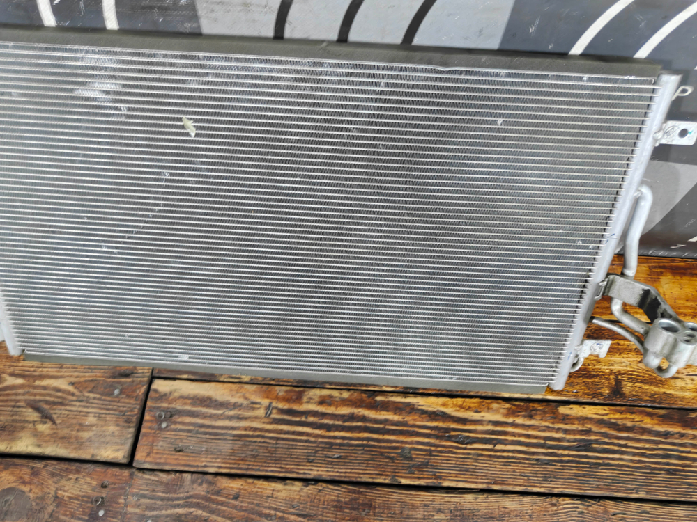 Радиатор кондиционера Geely Coolray 19-нв Б/У Оригинал 8010054000