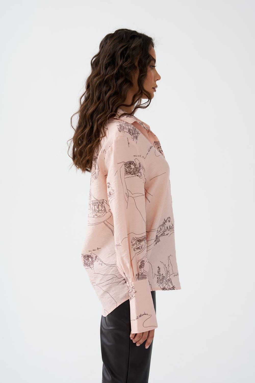 Рубашка из жатой вискозы пудрового цвета