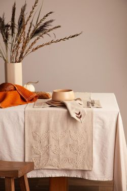 Дорожка на стол Desert leaf из коллекции Essential, 45х150 см