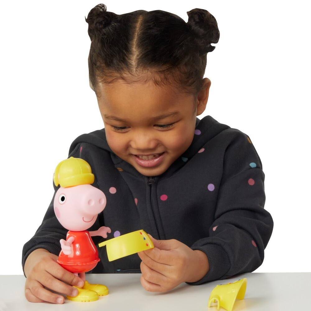 Hasbro Peppa Pig - Нарядная фигурка Пеппы + аксессуары G0331