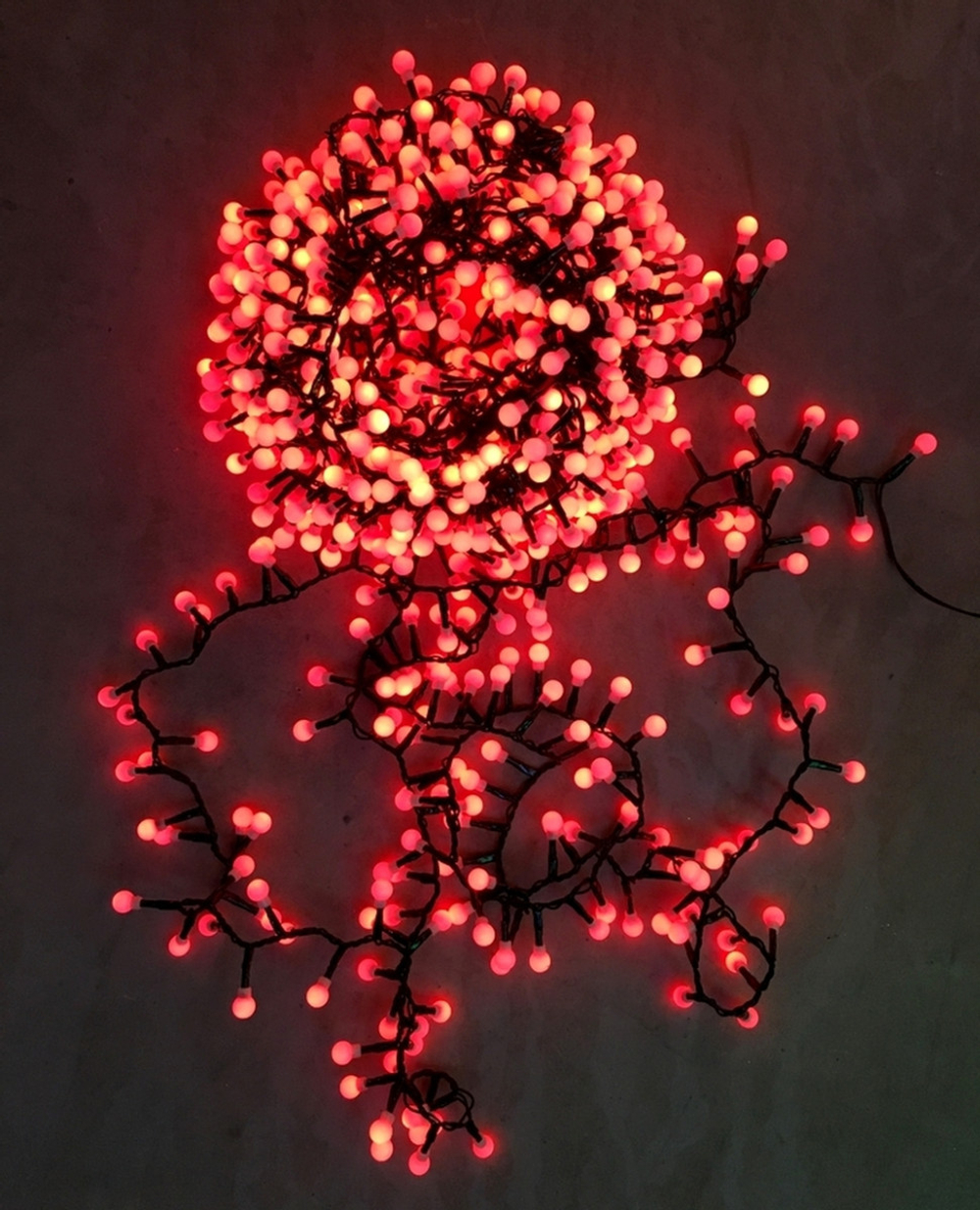 Гирлянда ягодки красный свет 550 LED Luca Lighting