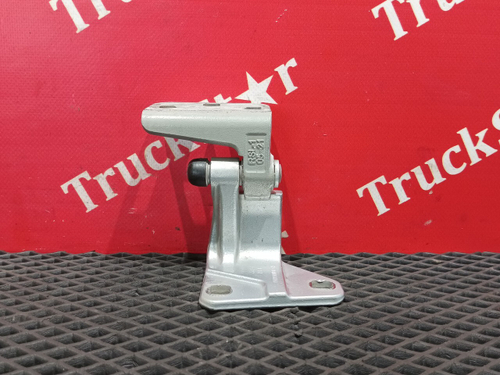 Петля двери нижняя правая 2023г