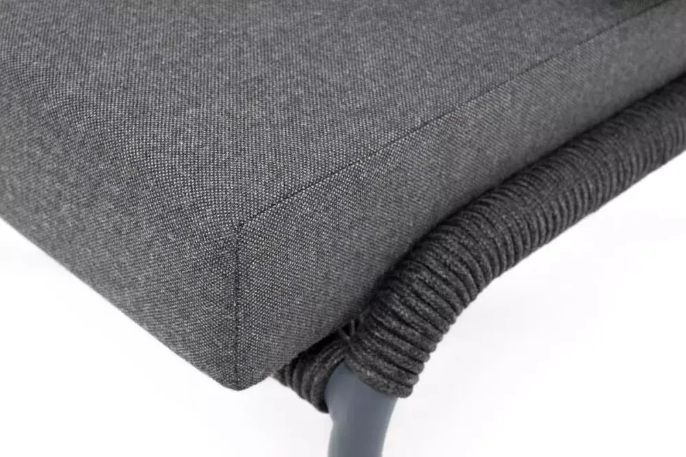 "Милан" кресло плетеное из роупа, каркас алюминий темно-серый (RAL7024) муар, роуп темно-серый круглый, ткань темно-серая 027