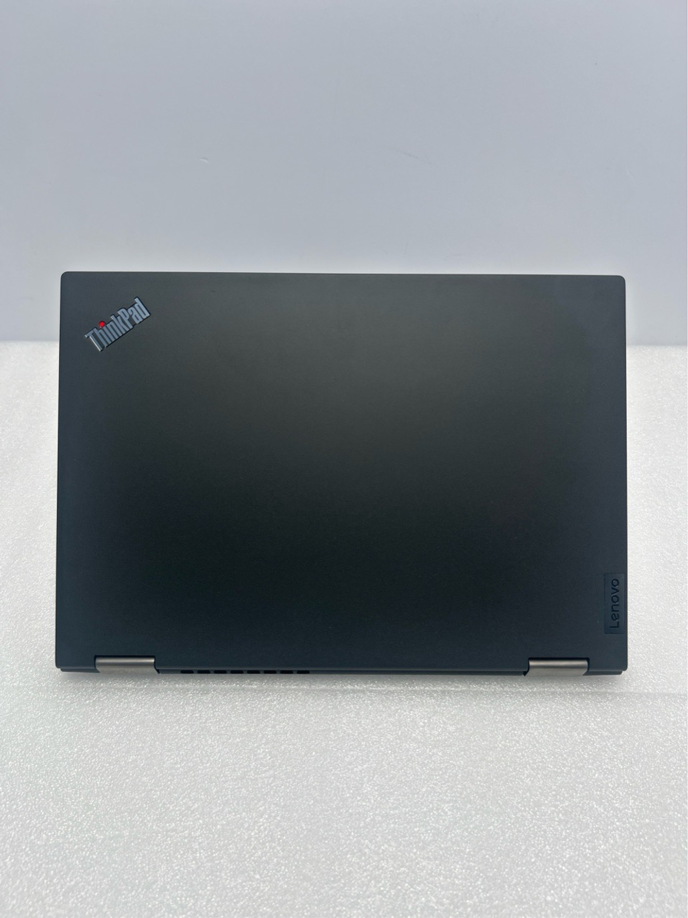 Ноутбук Lenovo ThinkPad X13 Yoga Gen 2 (20W9S08100) 13.3"/Intel Core i5-1135G7/RAM 16 GB/SSD 512 GB/Intel Iris Xe Graphics/1920*1080 (Touch)/IPS/Windows 10/Подсветка - кл: LED/черный. Состояние: Уценка/царапины на матрице/B1