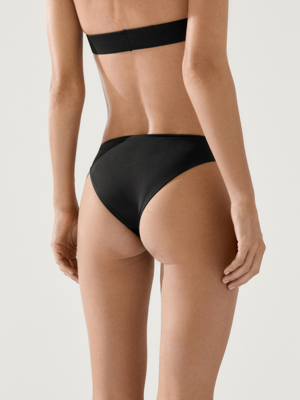 Massimo Dutti Топ бикини с треугольными чашками, черный