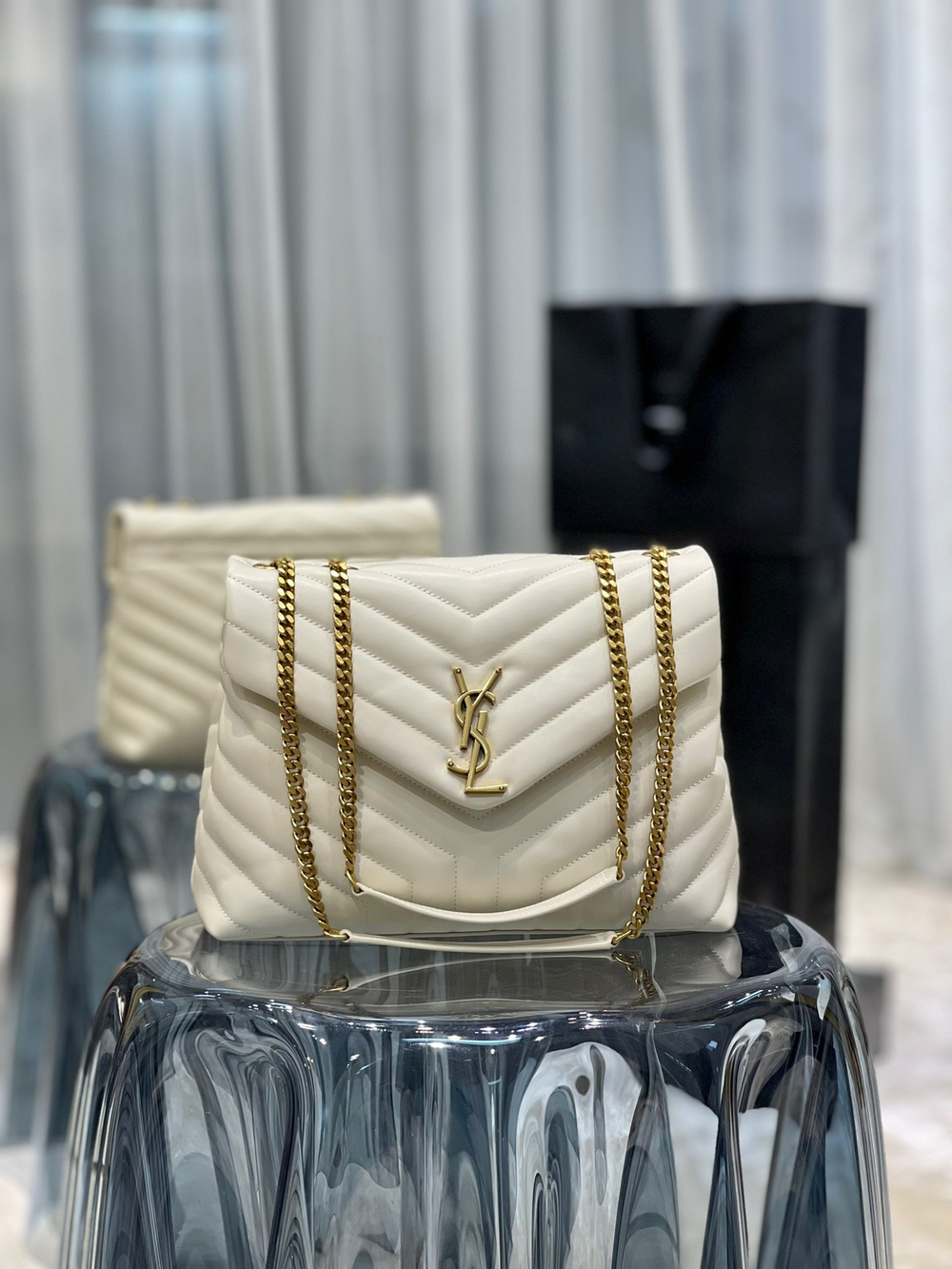 Saint Laurent Loulou 32 cm