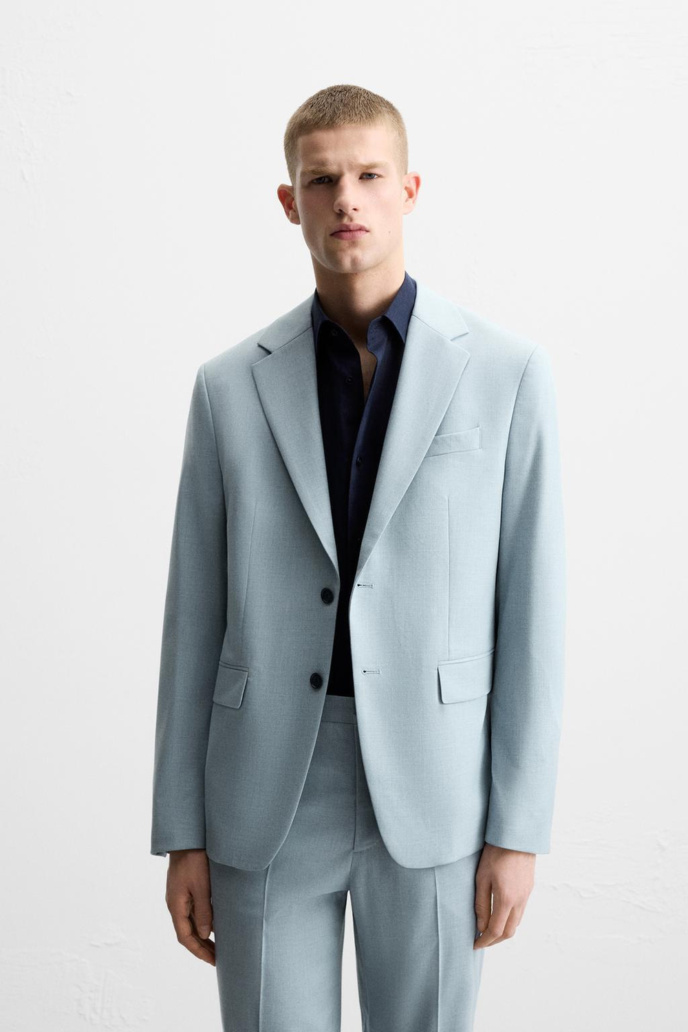 Костюмный блейзер slim fit