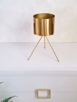 Кашпо металлическое на ножках 30,5 см