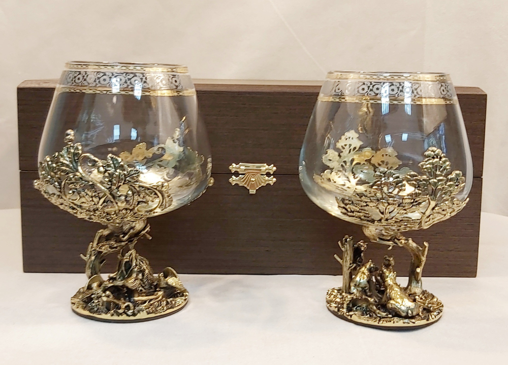Набор из 2-х бокалов для коньяка "Три медведя" и "Охота на глухаря" (подарочный футляр)