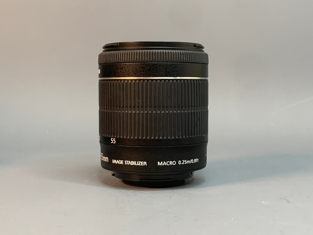 Canon 100D Kit 18-55mm 3.5-5.6 IS STM 3.500 кадров