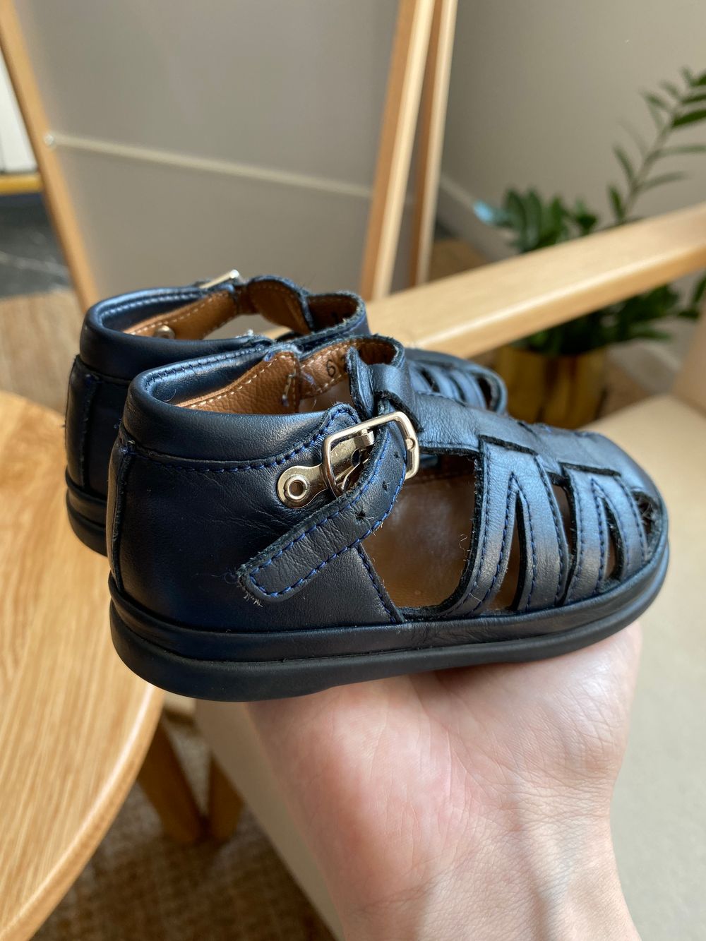 Сандалии Pom dapi