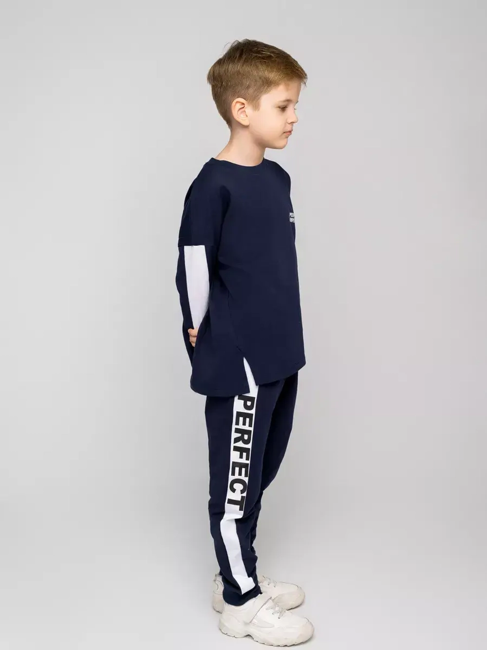 Спортивный костюм для мальчика в школу