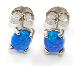 Серьги-пусеты с опалом из серебра