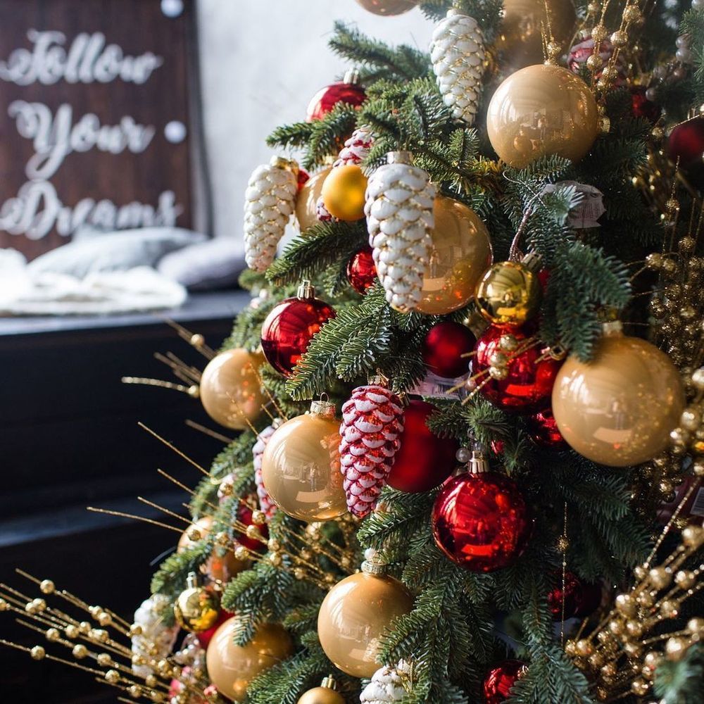 Искусственная ель на ножке «Датская» (Литая хвоя) высота от 1.2 м до 2.4 м