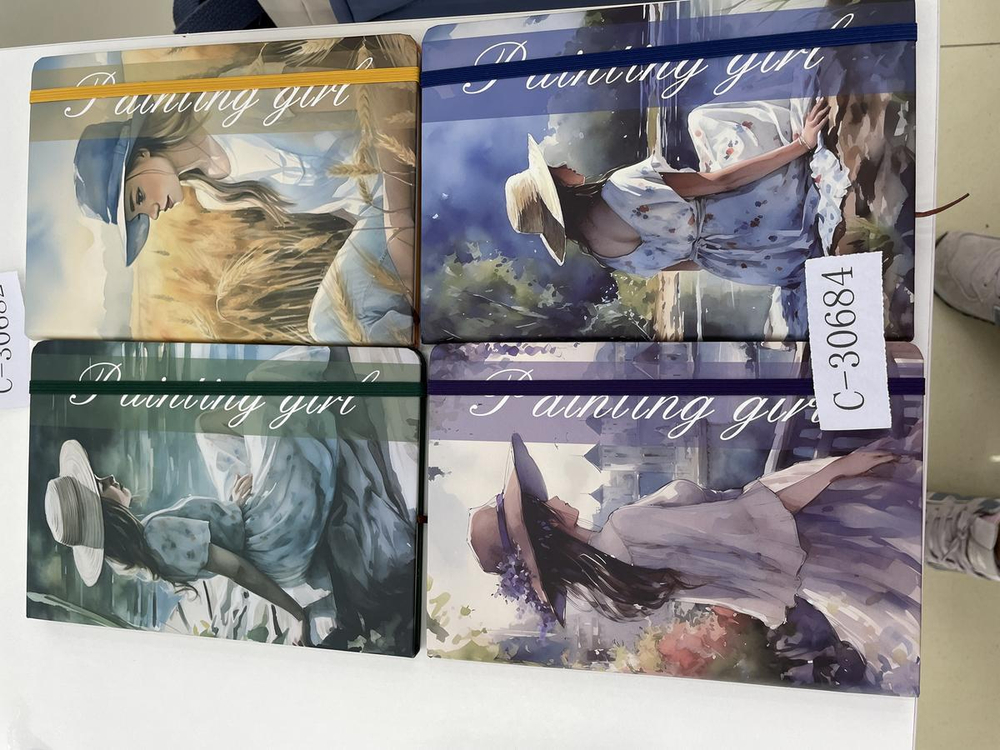 Записная книжка "Девушки" А5 80 л, линия, на резинке твердый переплет, 14,5*21СМ, 4 дизайна микс ,