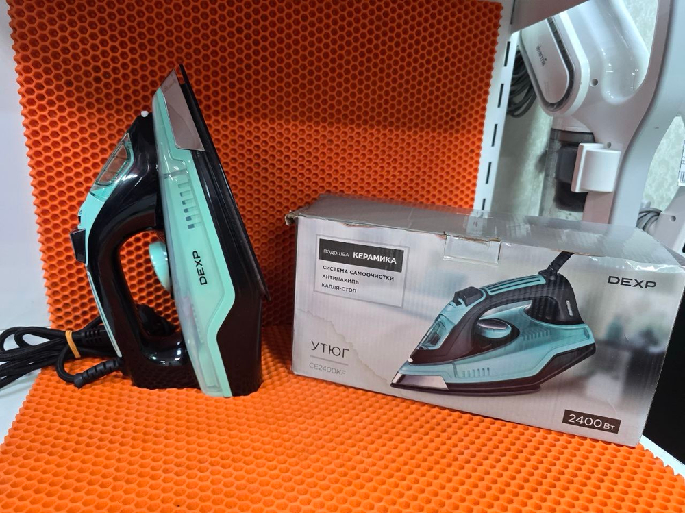 Утюг DEXP CE2400KF