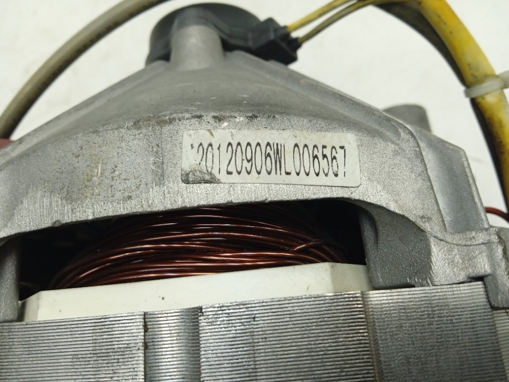 IWSE6125 кт128 Двигатель для стиральной машины Indesit 20120906WL006567 б/у