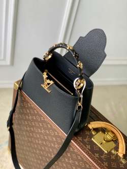 Louis Vuitton Capucines BB