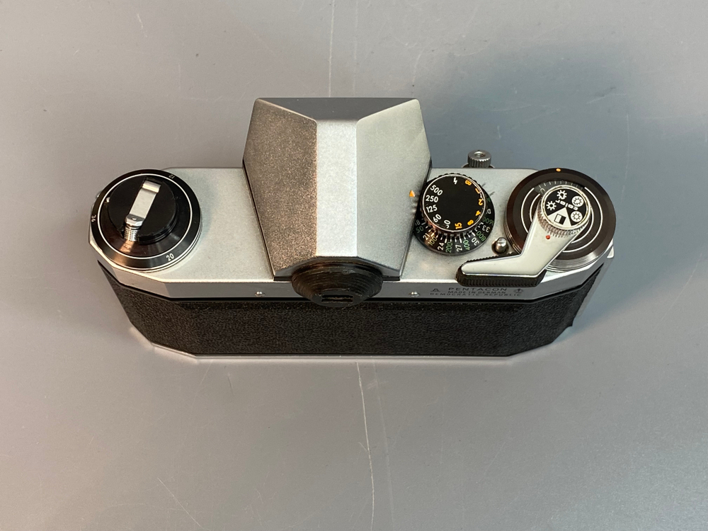 Praktica Super TL + Pentacon 1.8/50 auto