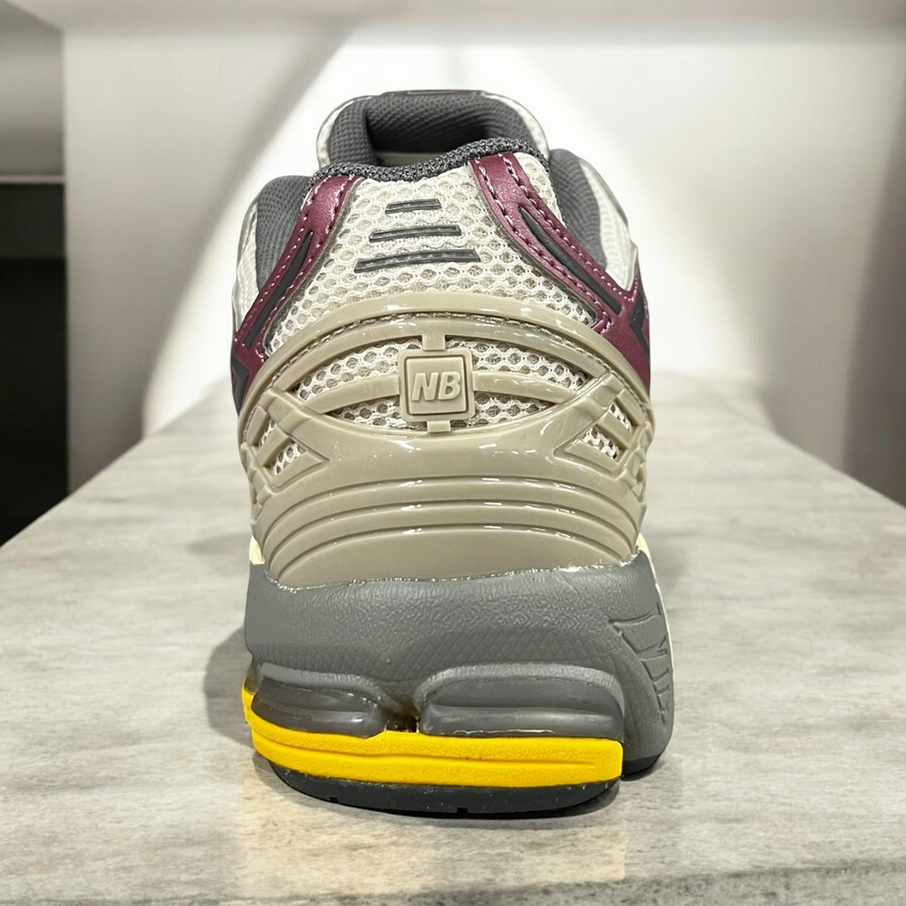 New Balance 1906R • Pink Gray