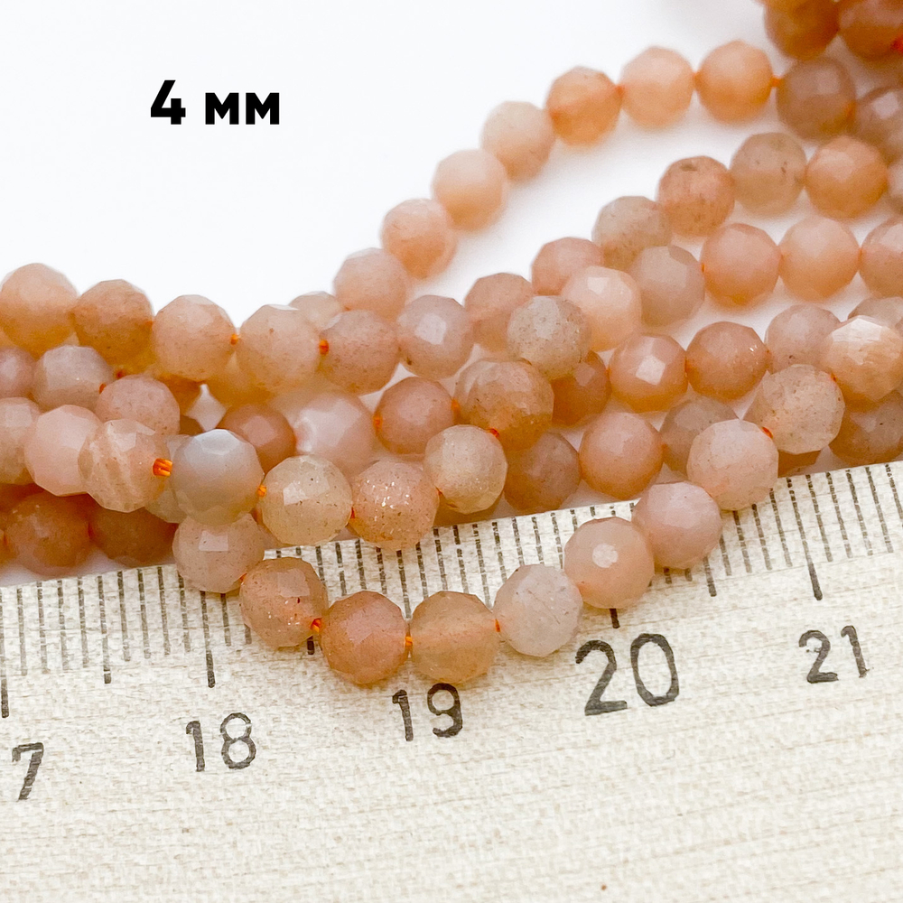 Солнечный камень граненый бусины, размер около 4,2-4,5 мм, цена за 46-47 шт (1/2 нити)