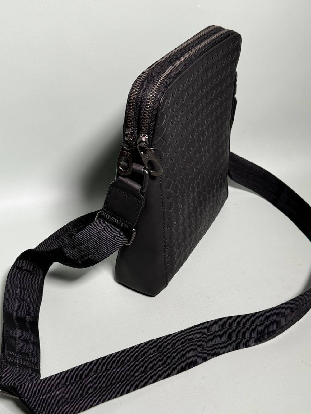 Сумка-мессенджер Bottega Veneta