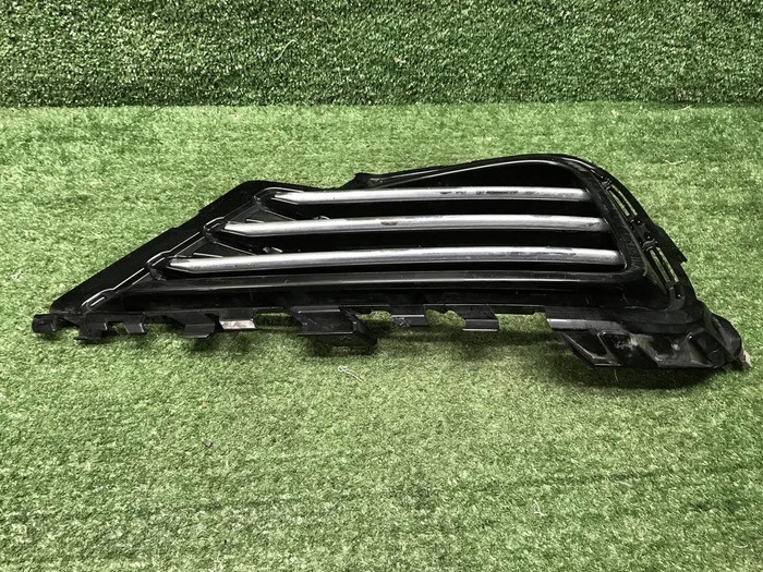 Решетка перед бампера VW Touareg 2 NF 14-18 R-Line