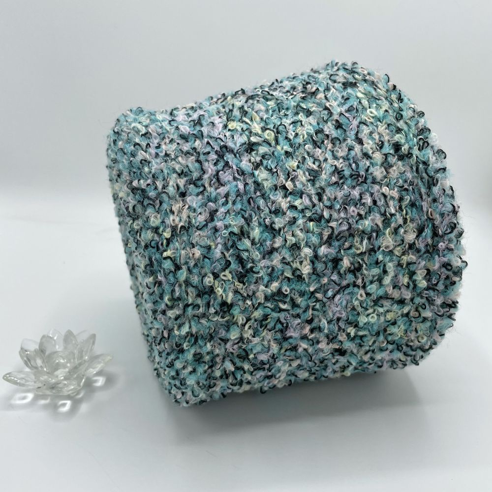 Букле Industria Italiana Filati S.P.A. 30% меринос 12% полиамид 53% полиакрил