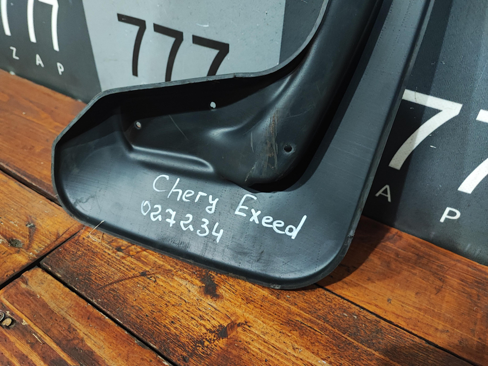 Брызговик задний левый Cheryexeed TXL 20-нв Б/У Оригинал 2460000201