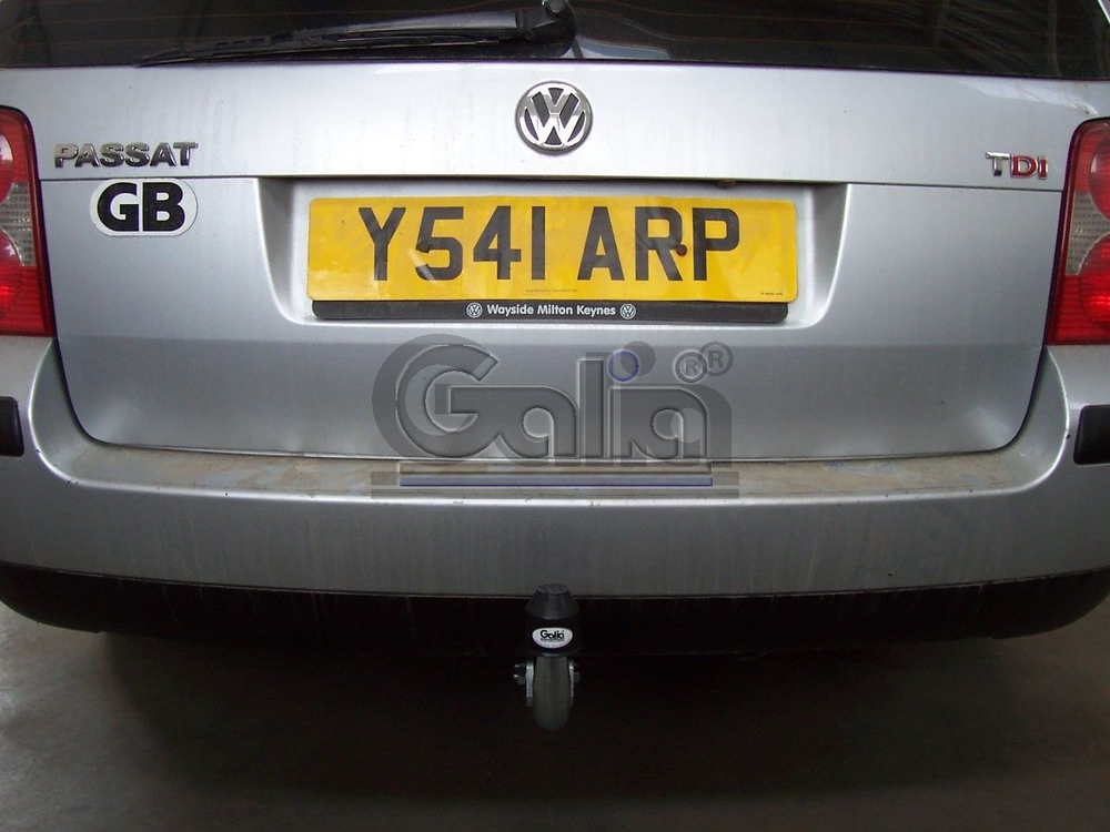Фаркоп оцинкованный Galia S088A для Skoda Supreb I 2002-2008, Volkswagen Passat B5 седан/универсал 1996-2005(паспорт и сертификат в комплекте)(без электрики)