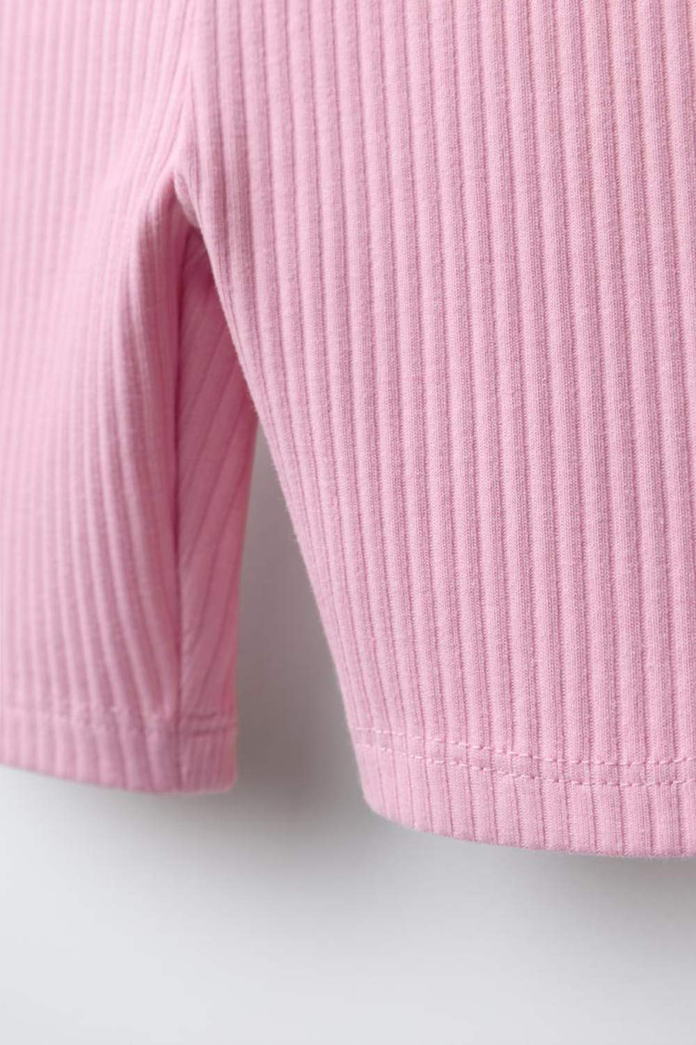 ZARA ВЕЛОСИПЕДКИ В РУБЧИК С РЕЛЬЕФНОЙ НАДПИСЬЮ, ПАСТЕЛЬНО-РОЗОВЫЙ