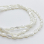 Перламутр Рис, размер около 8*4 мм, цена за отрезок 19 см (1/2 нити)