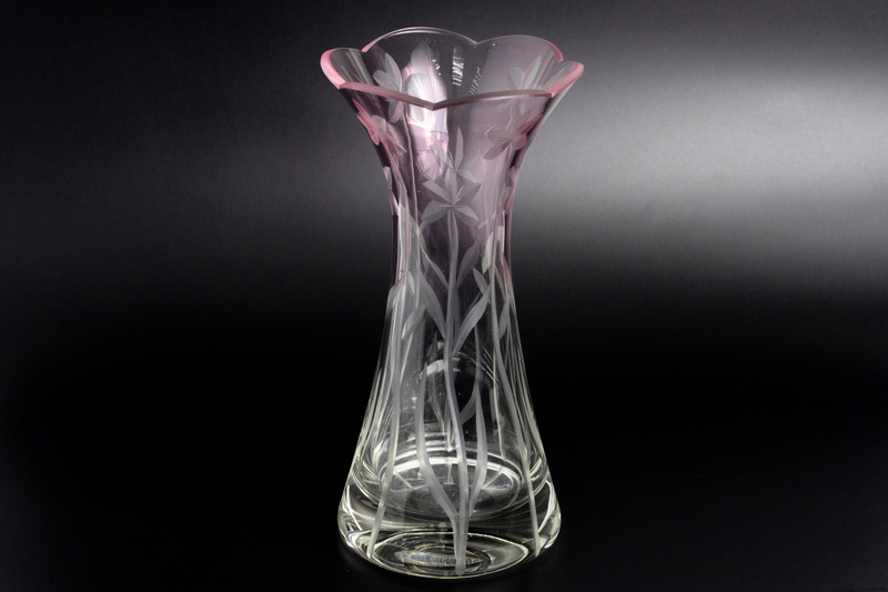 Ваза с розовым надцветом