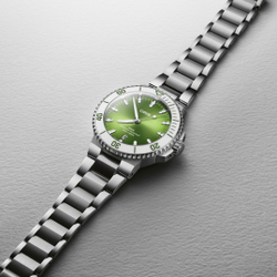 Oris Aquis Date Taste Of Summer 01 733 7787 4137-07 8 22 04PEB